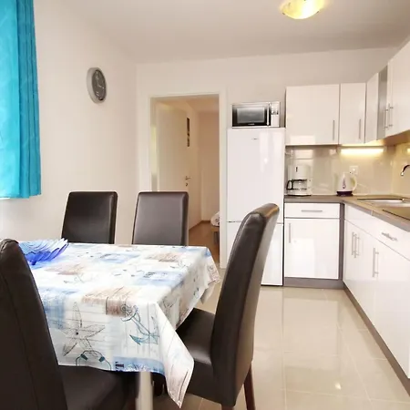 In Mit Eigenem Balkon By Interhome Lägenhet