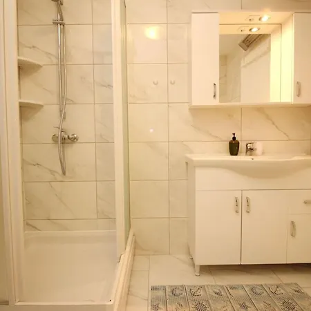 In Mit Eigenem Balkon By Interhome Apartamento *