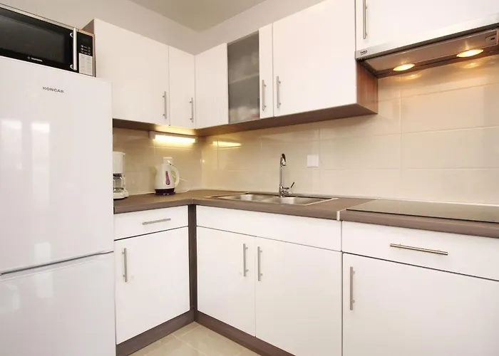 In Mit Eigenem Balkon By Interhome * באסקה