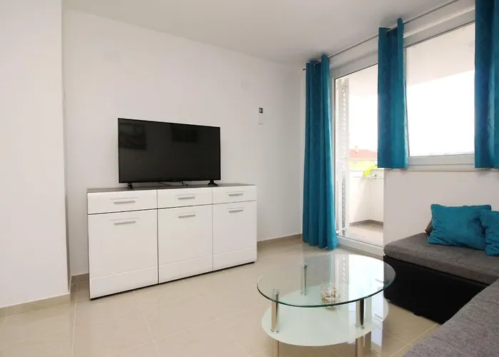 In Mit Eigenem Balkon By Interhome