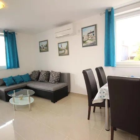 Apartamento In Mit Eigenem Balkon By Interhome *