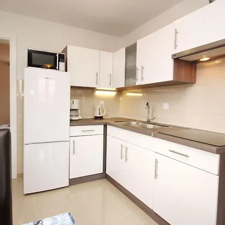 In Mit Eigenem Balkon By Interhome شقة