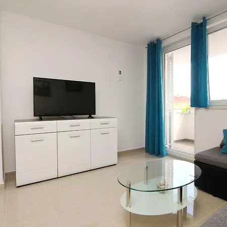 In Mit Eigenem Balkon By Interhome
